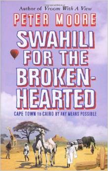 Bokomslaget til Swahili for the broken-hearted, lillahimmel over strågul savanne